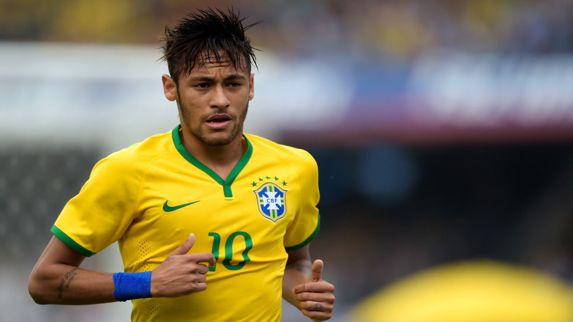 未来足球“天王”之路：崭露头角的年轻力量，未来足坛第一人